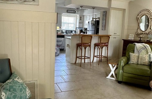 Saint Simons Island House | St. Simons Island South End - Cozy & Quiet - 1 mile to beach, pier, village…