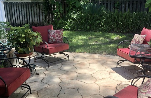Saint Simons Island House | St. Simons Island South End - Cozy & Quiet - 1 mile to beach, pier, village…
