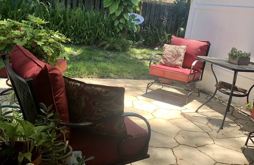 Saint Simons Island House | St. Simons Island South End - Cozy & Quiet - 1 mile to beach, pier, village…