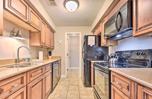 Saint Simons Heights Apartment | St Simons Island Condo Getaway 2 Mi to Beach