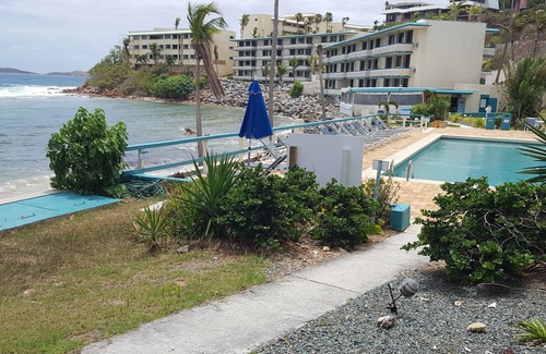 Bolongo Bay Apartment | St.Thomas, USVI, oceanfront studio at Bolongo Bay, Watergate Villas East