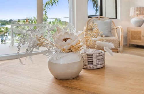 Noosa Heads Apartment | St Tropez 7: Stylish Apartment on the Noosa Waterfront, River Views