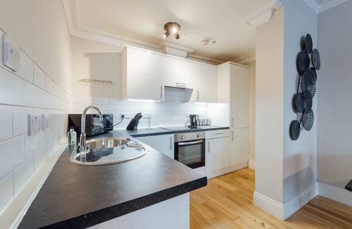 City Centre Glasgow Apartment | St Vincent Street · A Luxurious City Centre Main Door Apartment