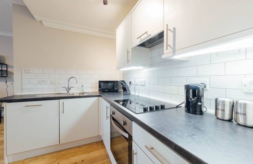 City Centre Glasgow Apartment | St Vincent Street · A Luxurious City Centre Main Door Apartment