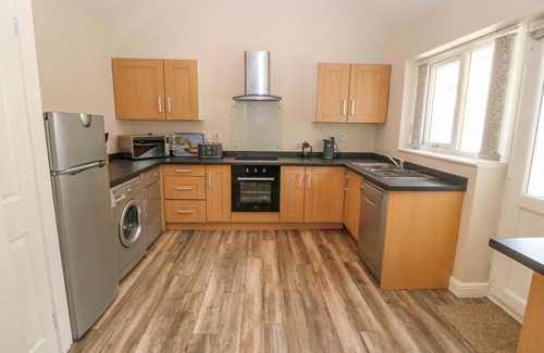 Rhosneigr Cottage | ST WINIFREDS, pet friendly, with a garden in Rhosneigr
