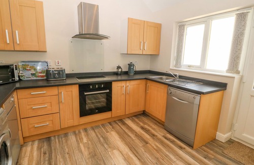 Rhosneigr Cottage | ST WINIFREDS, pet friendly, with a garden in Rhosneigr