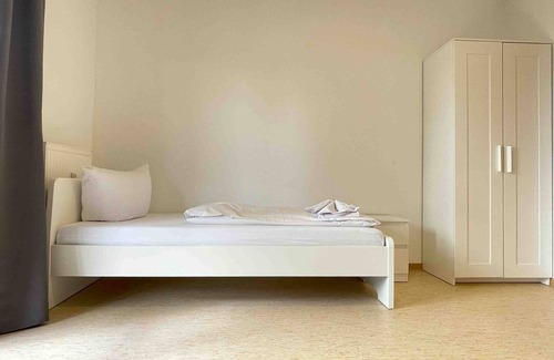 Stamsried Apartment | (STA1115) Well-designed fitters' apartment with balcony