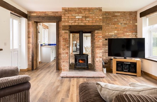 Wimborne Apartment | Stable Block - a house that sleeps 5 guests in 3 bedrooms