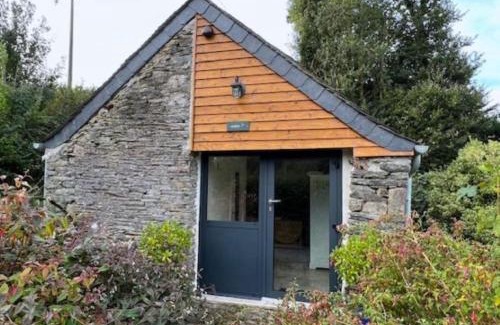 Sizun House | Stable Chambre d'Hôte at Kergudon, CdH with pool