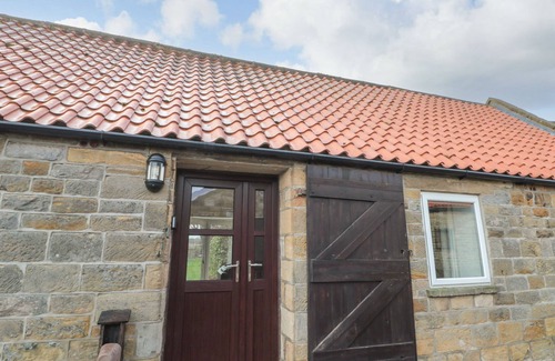 Fylingdales Cottage | STABLE COTTAGE, family friendly, with a garden in Robin Hood’s Bay