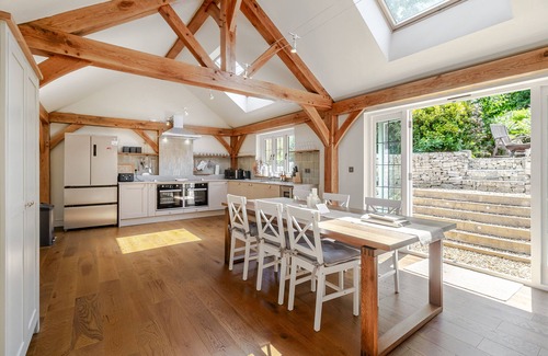 New Forest District Cottage | STABLE COTTAGE, pet friendly, character holiday cottage in Burley