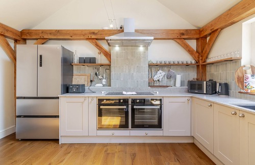 New Forest District Cottage | STABLE COTTAGE, pet friendly, character holiday cottage in Burley