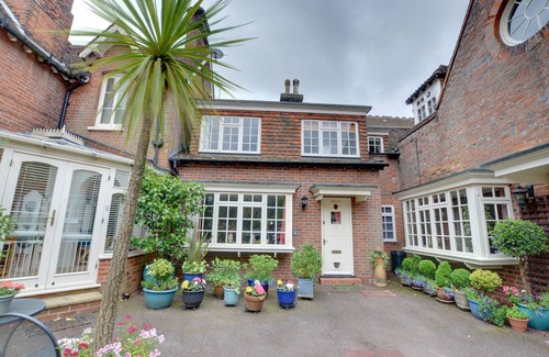 Royal Tunbridge Wells House | Stable Mews Cottage - Two Bedroom House, Sleeps 4