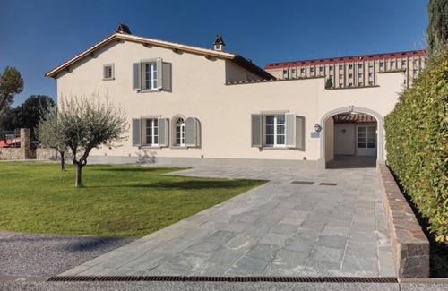 Novoli - San Donato Apartment | Stables 3 | Apartment Villa Carobbi