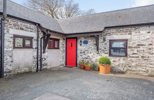 Llanrwst Cottage | STABLES COTTAGE, pet friendly, with a garden in Llanrwst
