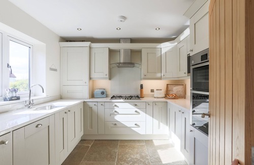 Broadway Cottage | Staddlestone Mews - a cotswold cottage that sleeps 4 guests in 2 bedrooms
