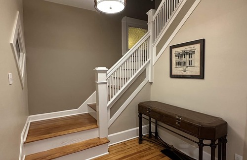 Babe Denny House | Stadium Stays #9 Downtown INDY, 5 minute walk to Lucas Oil Stadium Free Parking