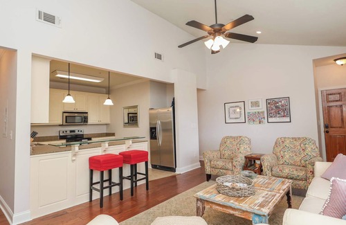 Oxford Condo | Stadium View at Turnberry by Apex Short Term Stays