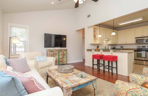 Oxford Condo | Stadium View at Turnberry by Apex Short Term Stays