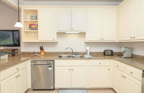 Oxford Condo | Stadium View at Turnberry by Apex Short Term Stays