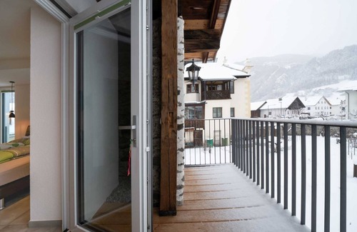 Ried im Oberinntal Apartment | Stadlchalet - mountain lily