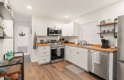 Country Club Estates House | Stafford Oaks | 3 Bed, 1 Bath