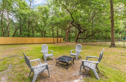 Country Club Estates House | Stafford Oaks | 3 Bed, 1 Bath