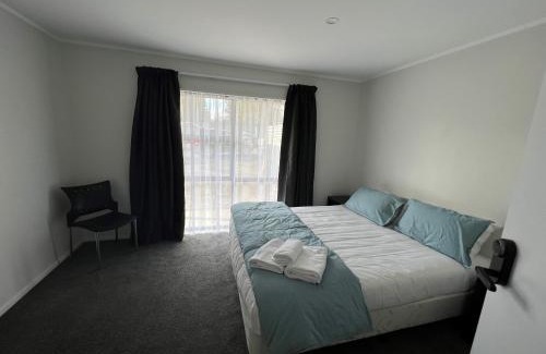 Hilltop Hotel | Stag Park Accommodation