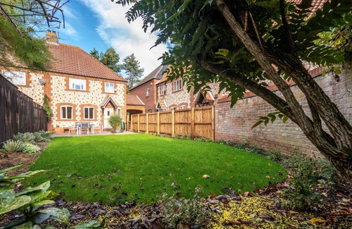 Burnham Deepdale Cottage | Staithe View - Beautiful cottage in quiet location with stunning marsh views