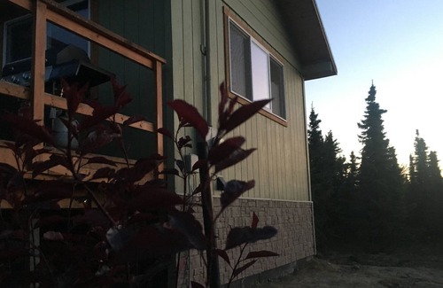 Healy Cottage | Stampede Cottage - Comfortable accomodations in the heart of Alaska