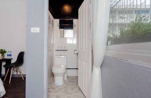 Wat Ratchabophit Hotel | Standard Double Room near grand palace