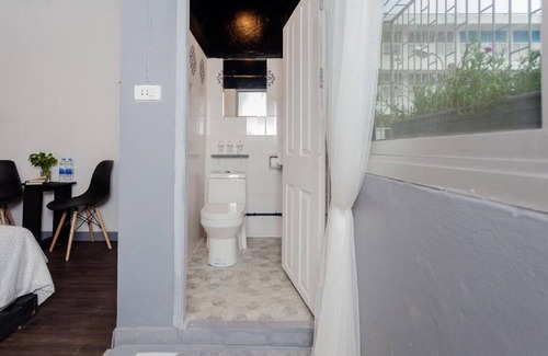 Wat Ratchabophit House | Standard Twin Room 1.4 km from Grand Palace