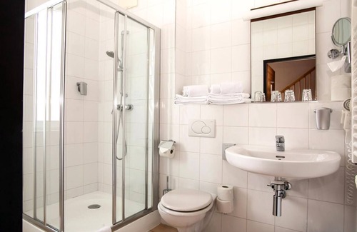Sankt Lorenzen ob Murau House | Standard room for 4 people with balcony Daily rate HB - Club Hotel am Kreischberg