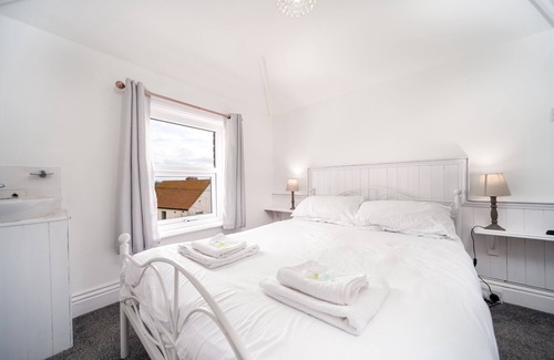West Cliff Hotel | Standard Double, Private Bathroom