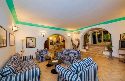 San Vincenzo Hotel | Standard Quadruple Room a few steps from the sea