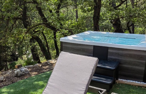 Figanieres House | Standard Room - Bougainvillea