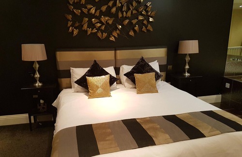 Yeovil Apartment | Standard Studio Ensuite with Shower at The Keep