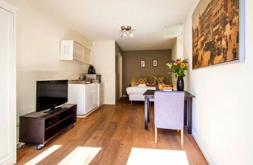 Nieuwmarkt en Lastage Apartment | Standard Studio in the Heart of Amsterdam (2pax)