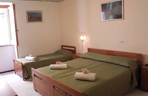 Lipari Historic Centre Apartment | standard triple room