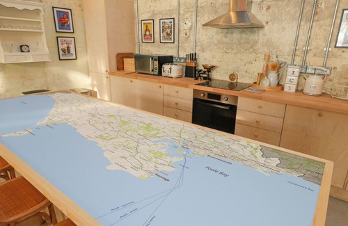Holworth Cottage | STANDBY GENERATOR BUNKER, pet friendly, with open fire in Weymouth