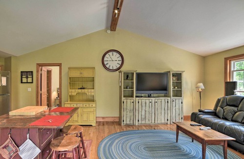 Standish Apartment | Standish Apartment w/Deck - 2 Mi to Sebago Lake!