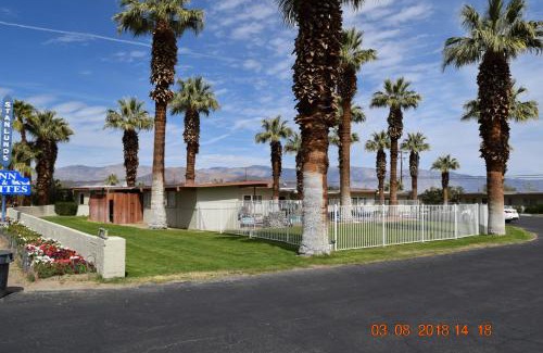 Borrego Springs Hotel | Stanlunds Inn and Suites