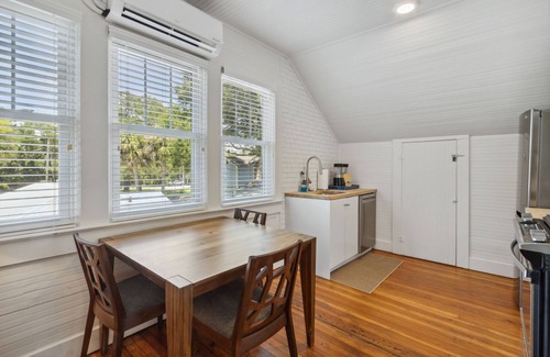 Saint Simons Island Apartment | Stanton Apt C/Historic retreat 1 block to beach