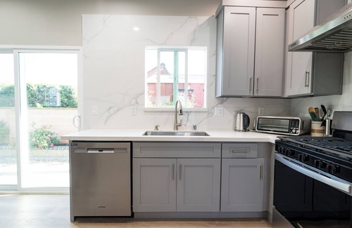 Hermosa Village House | Stanton Haven: Stylish and Cozy Home