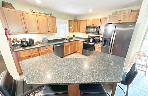 Bartlett House | Stanton Overlook Lodge @Attitash Sleeps 18