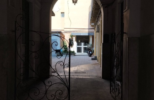 Borgo-Sanzio House | Stanza nel Centro Storico di Catania 2