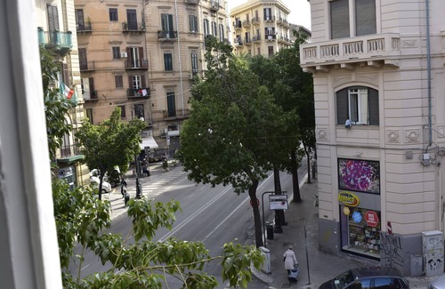 Albergheria Apartment | Stanze con Servizi Condivisi o Intero Appartamento nel Centro Storico di Palermo