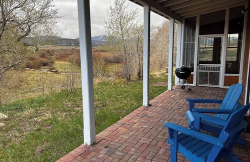Red Wing House | Star Bungalow: Riverfront 2-bedroom bungalow in Gardner