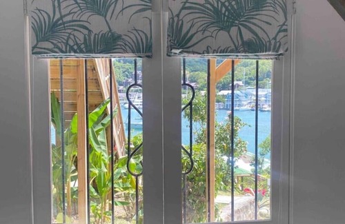 Marigot Bay Apartment | Star Lilly cottage with great views.
