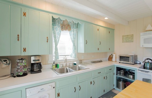 York Beach Cottage | Star Of The Sea! Charming 3-bedroom cottage in York!